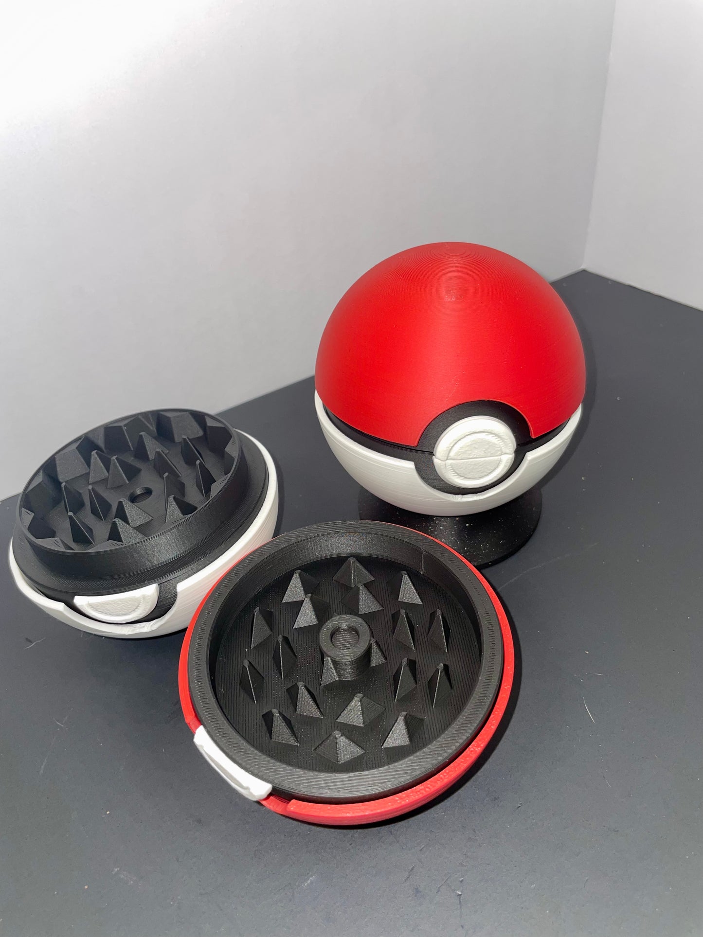 Ball herb grinder