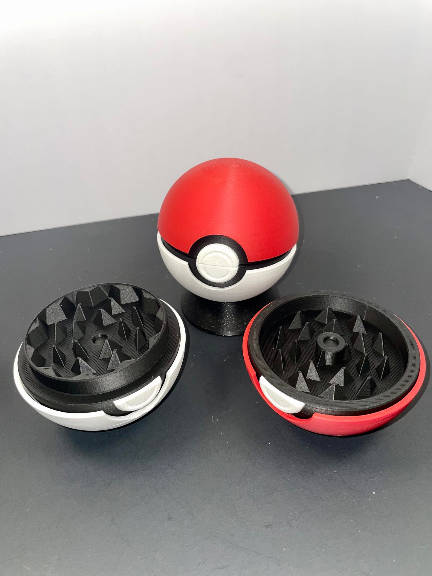 Ball herb grinder